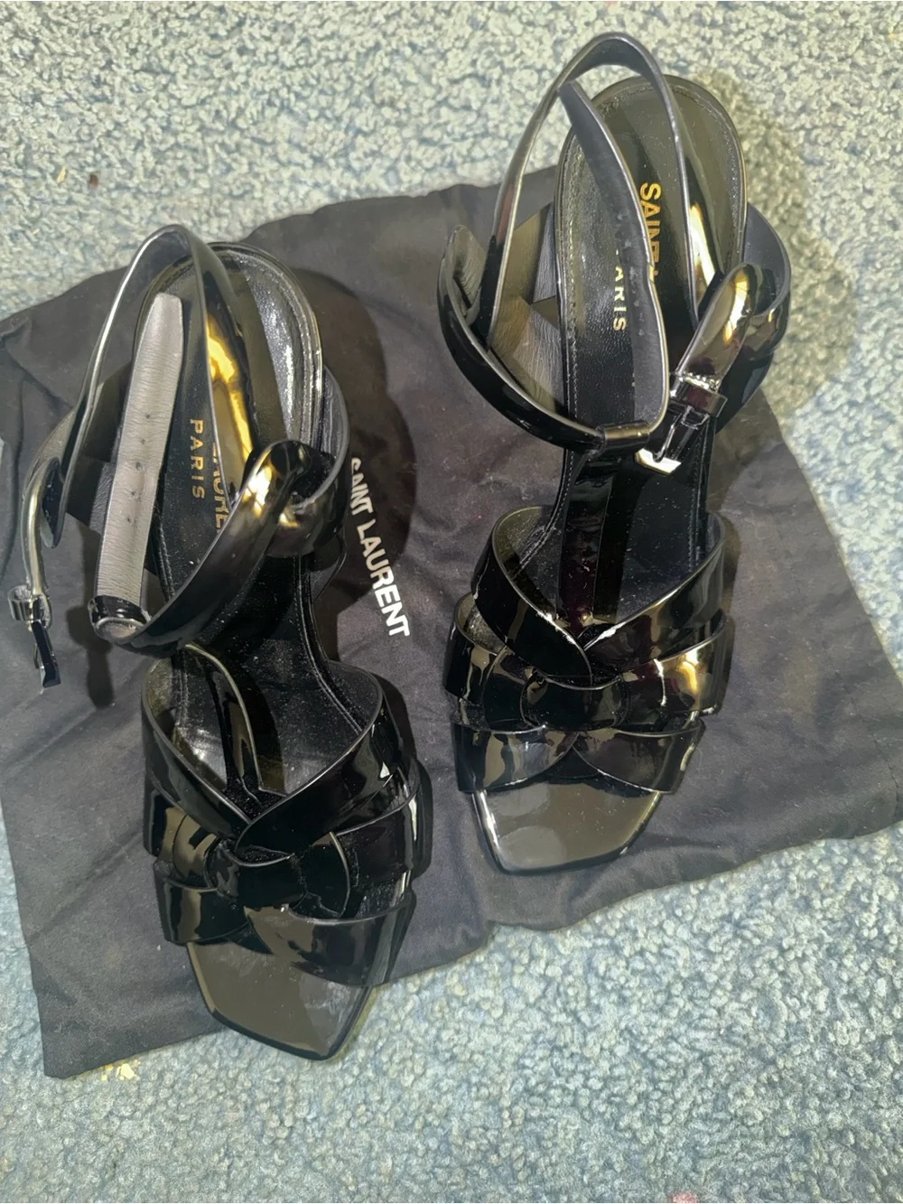 Saint Laurent Black Patent Leather Knot Detail Ankle-Strap Sandals - Picture 6 of 7